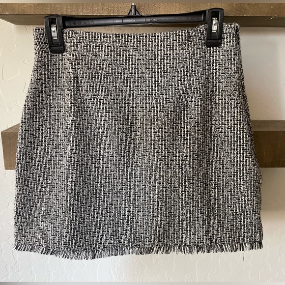 MINK PINK| Gray Tweed Mini Skirt with Intentional Frayed Raw Hem—Revolve••• - Picture 2 of 8